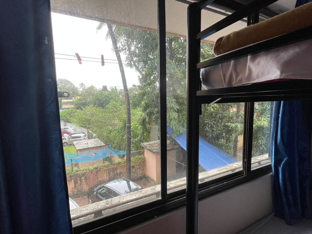 Krazy Solo Hostel Mumbai Exterior photo